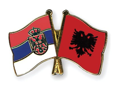 Zastave Srbije i Albanije, foto: crossed-flag-pins.com